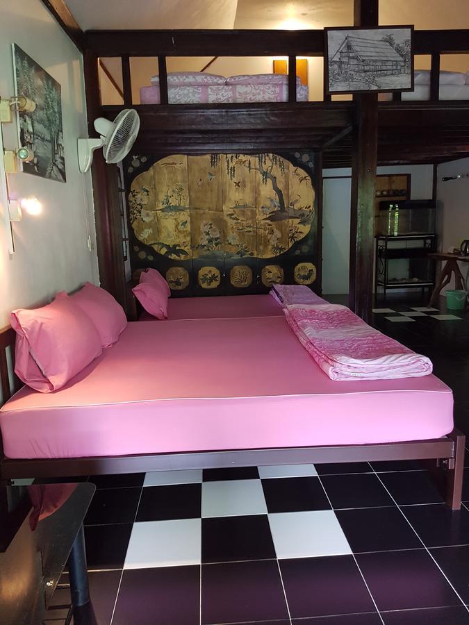 Ban Sabai Sabai Guest House Kanchanaburi Esterno foto