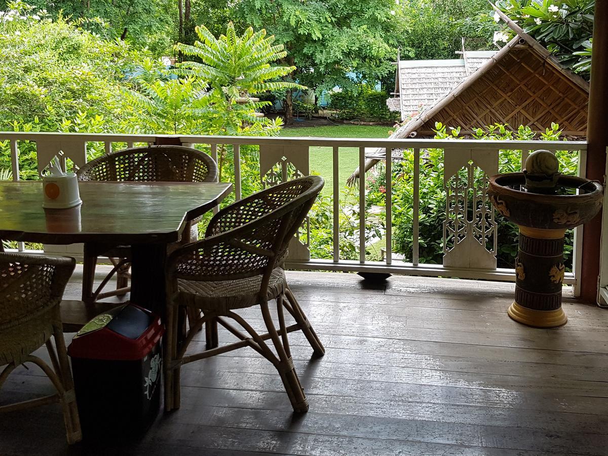 Ban Sabai Sabai Guest House Kanchanaburi Esterno foto
